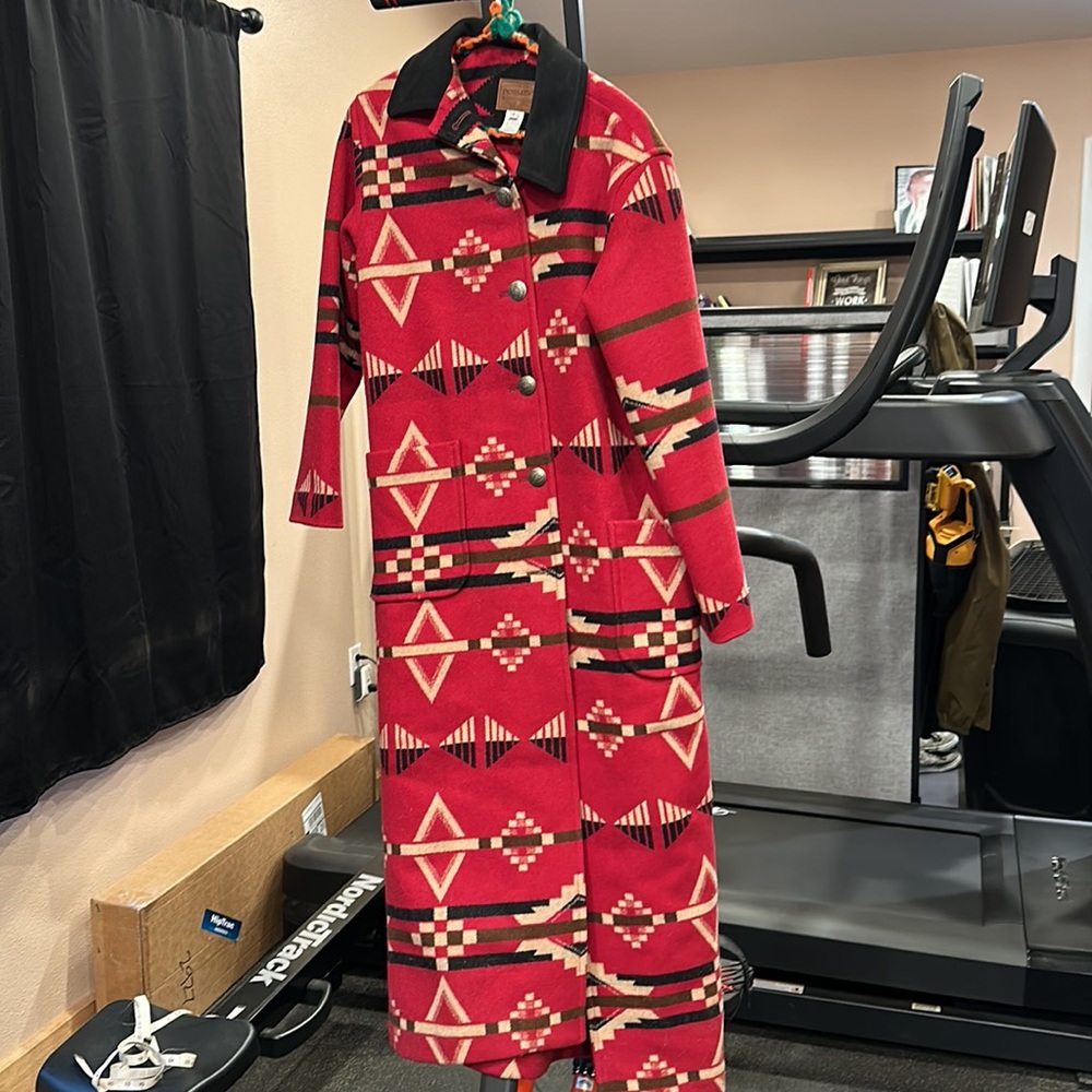 Beautiful Pendleton women’s jacket.